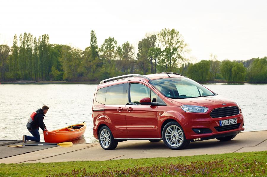  Ford Tourneo Courier (Race Red) 2014 года  (фото 10 из 27)
